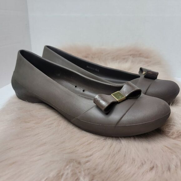 Crocs Gianna Dark Brown Bow Gold Cap Toe Ballet Flats Slip On Womens Shoes 8 - Picture 1 of 8